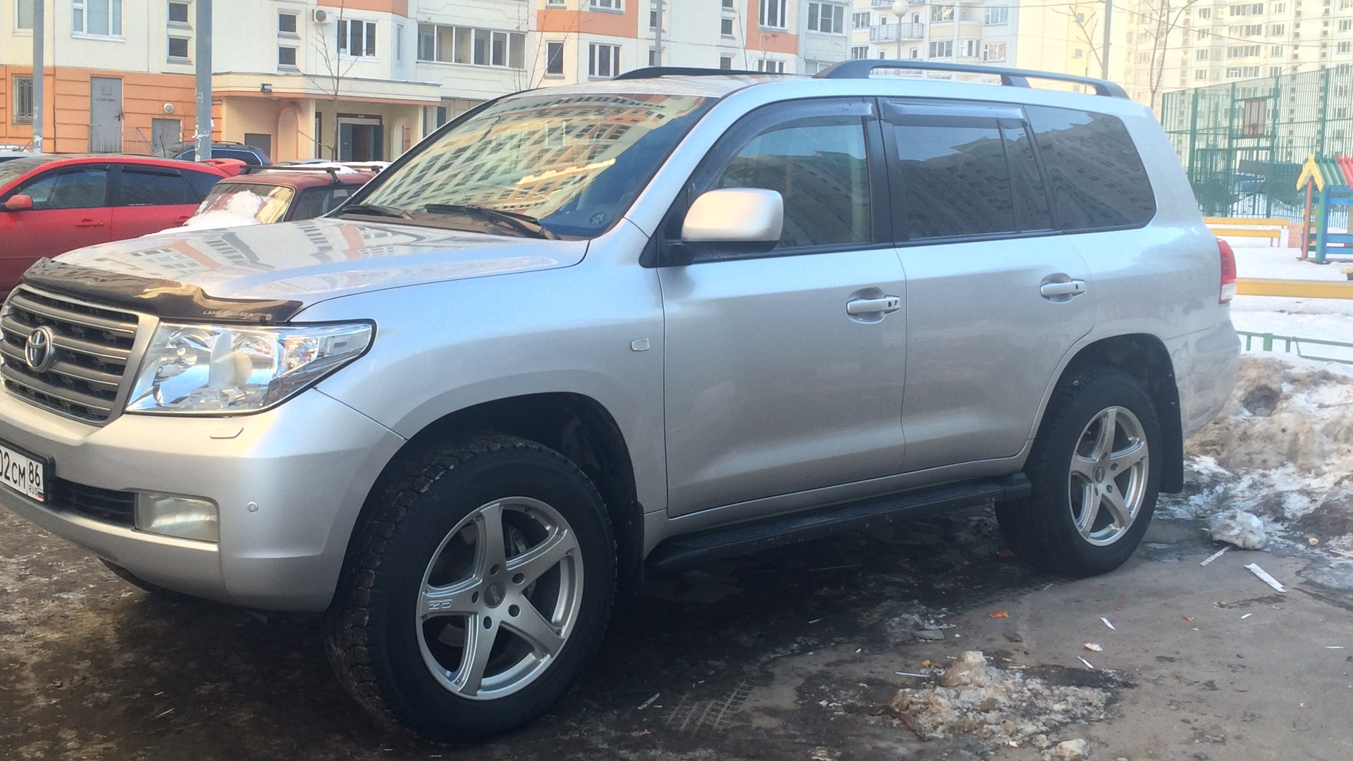 Toyota Land Cruiser 200 4.7 бензиновый 2007 | БОЛЬШАЯ машина! на DRIVE2