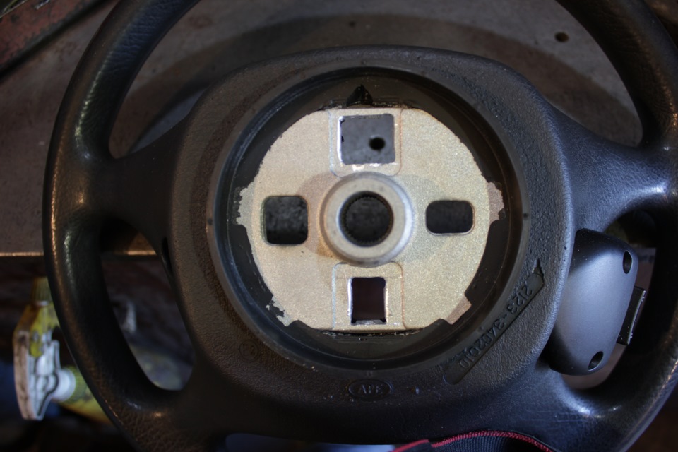 Теперь руль универсальный — Chevrolet Niva (1G)