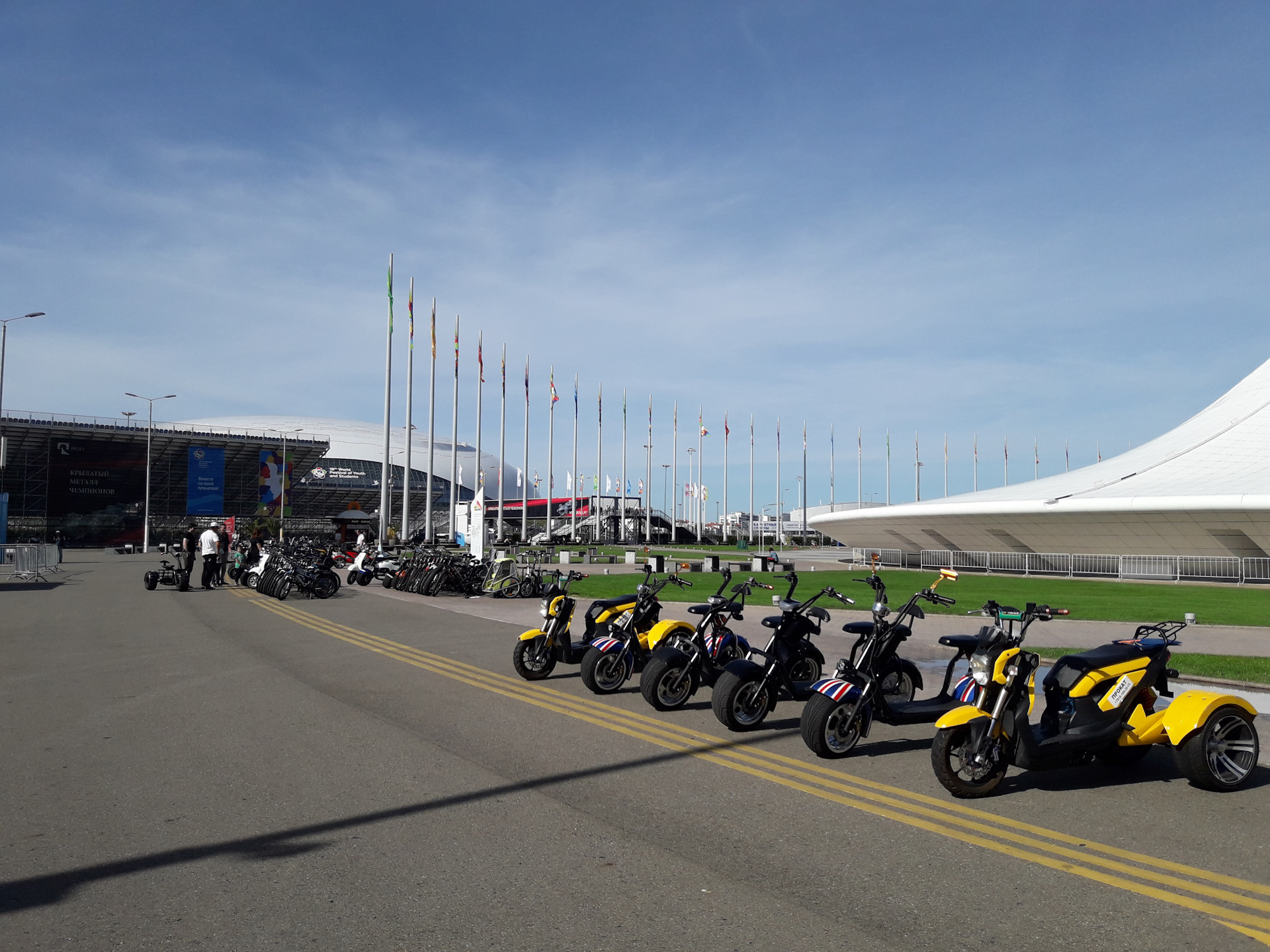 сигвей в парке. олимпийский парк сочи голф кары. олимпийский парк сочи электрокары. сочи парк транспорт. сочи парк транспорт.