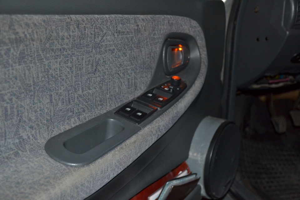 ЗАМЕНА кнопок стеклоподъёмников и подключение электрозеркал с ...