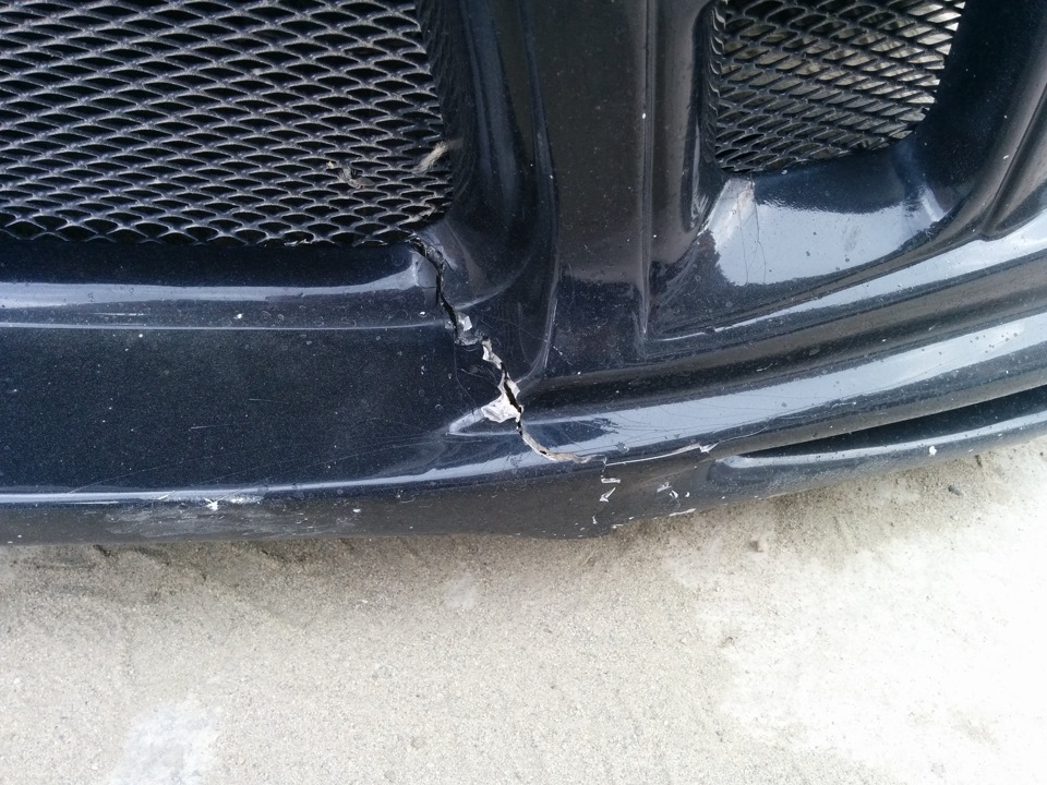 Лопнул бампер — Mitsubishi Lancer X, 2 л, 2008 года | поломка | DRIVE2