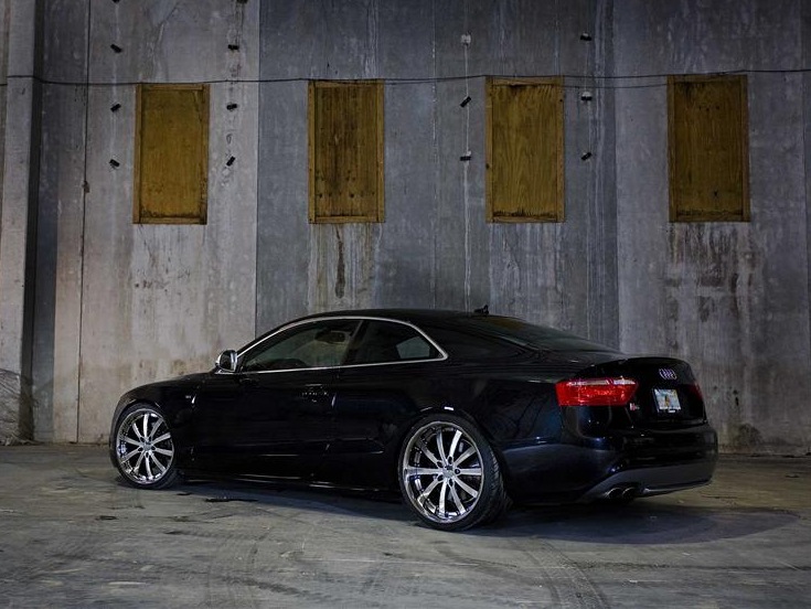 Ауди s5 Vossen черная