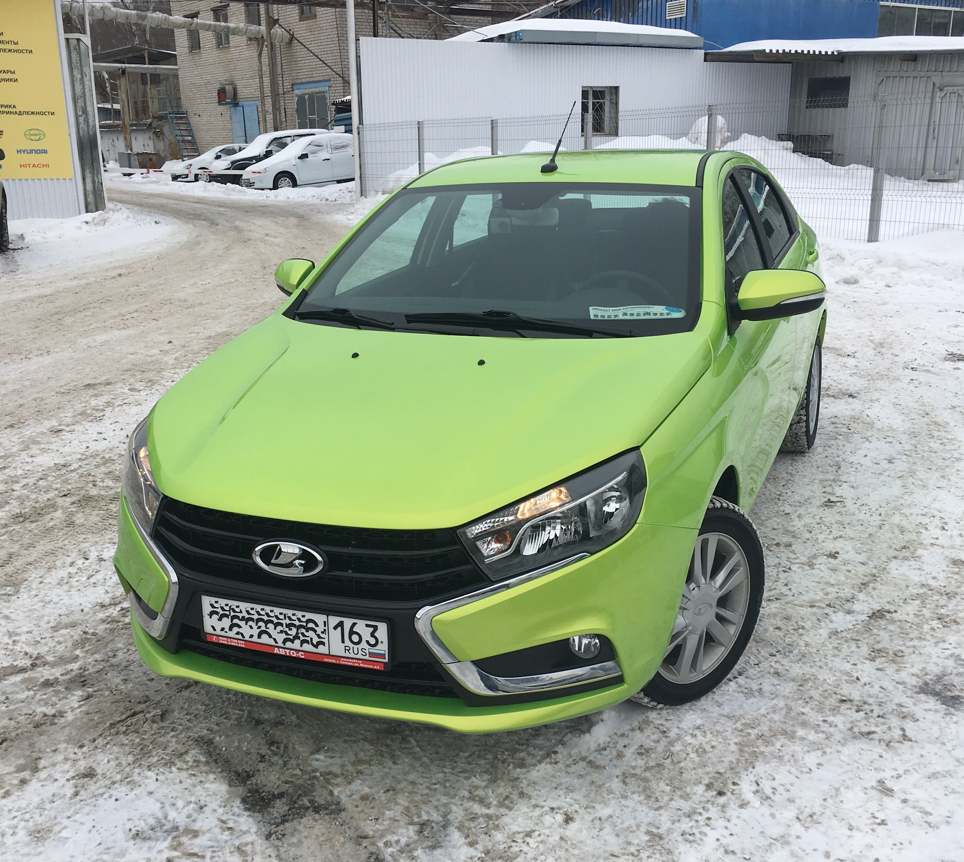 Lada Vesta SW салатовая