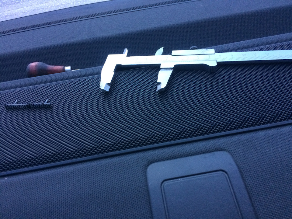 Снятие задней полки в дореинстале W210. Mercedes-Benz E-class (W210), 2,3 л, 1