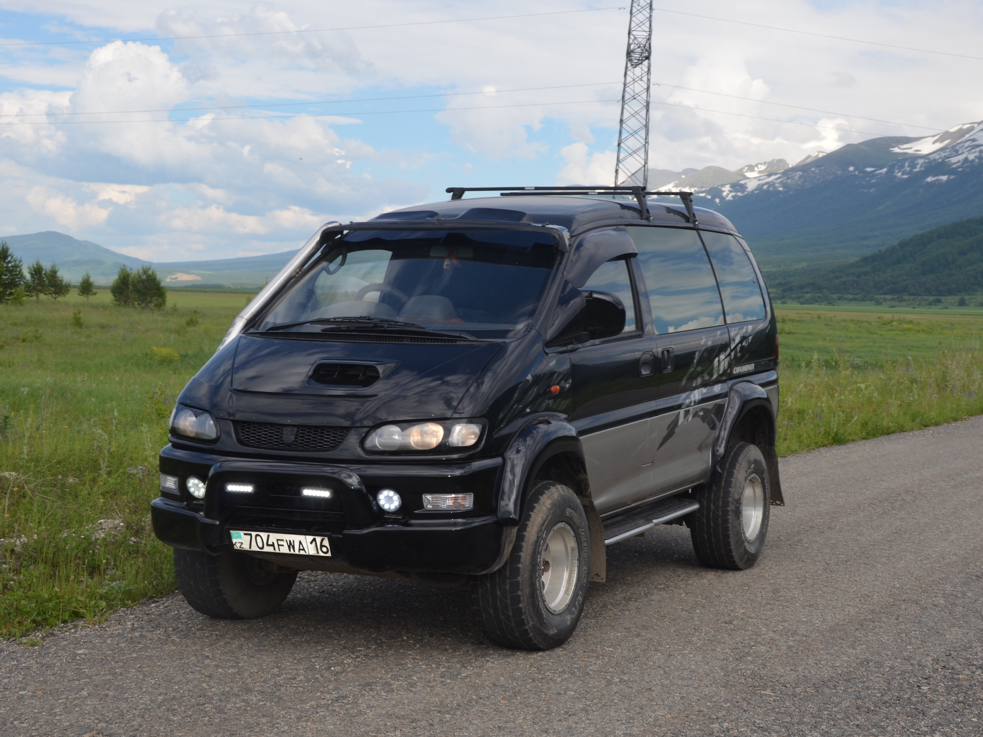 Mitsubishi delica фотографии