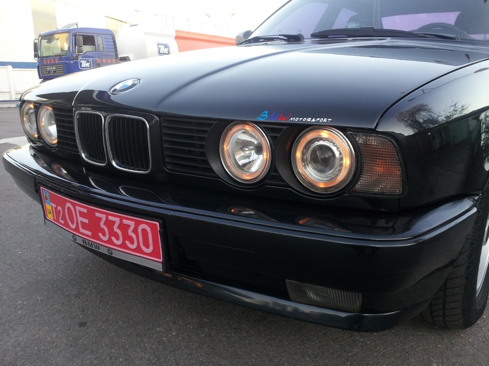 Е34 узкая морда. БМВ е34 широкая морда. BMW e34 широкая морда. БМВ 5 е34 широкая морда. БМВ е34 узкая морда.