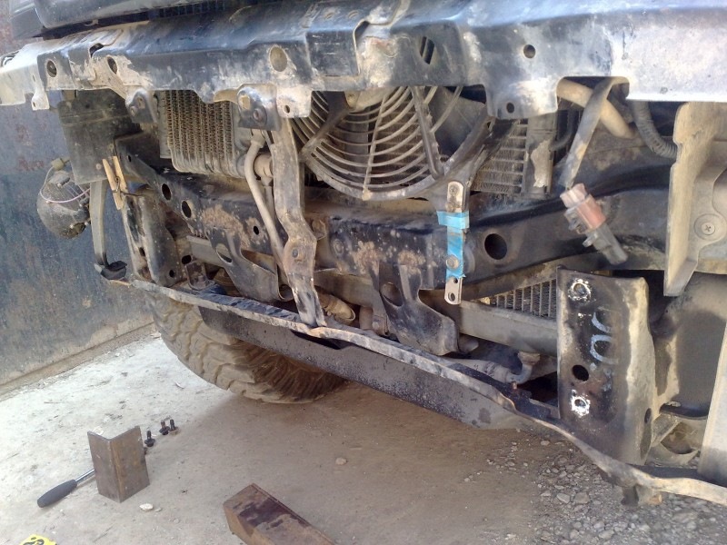 2. Крепление лебедки и опоры под хай-джек в переднем бампере ...