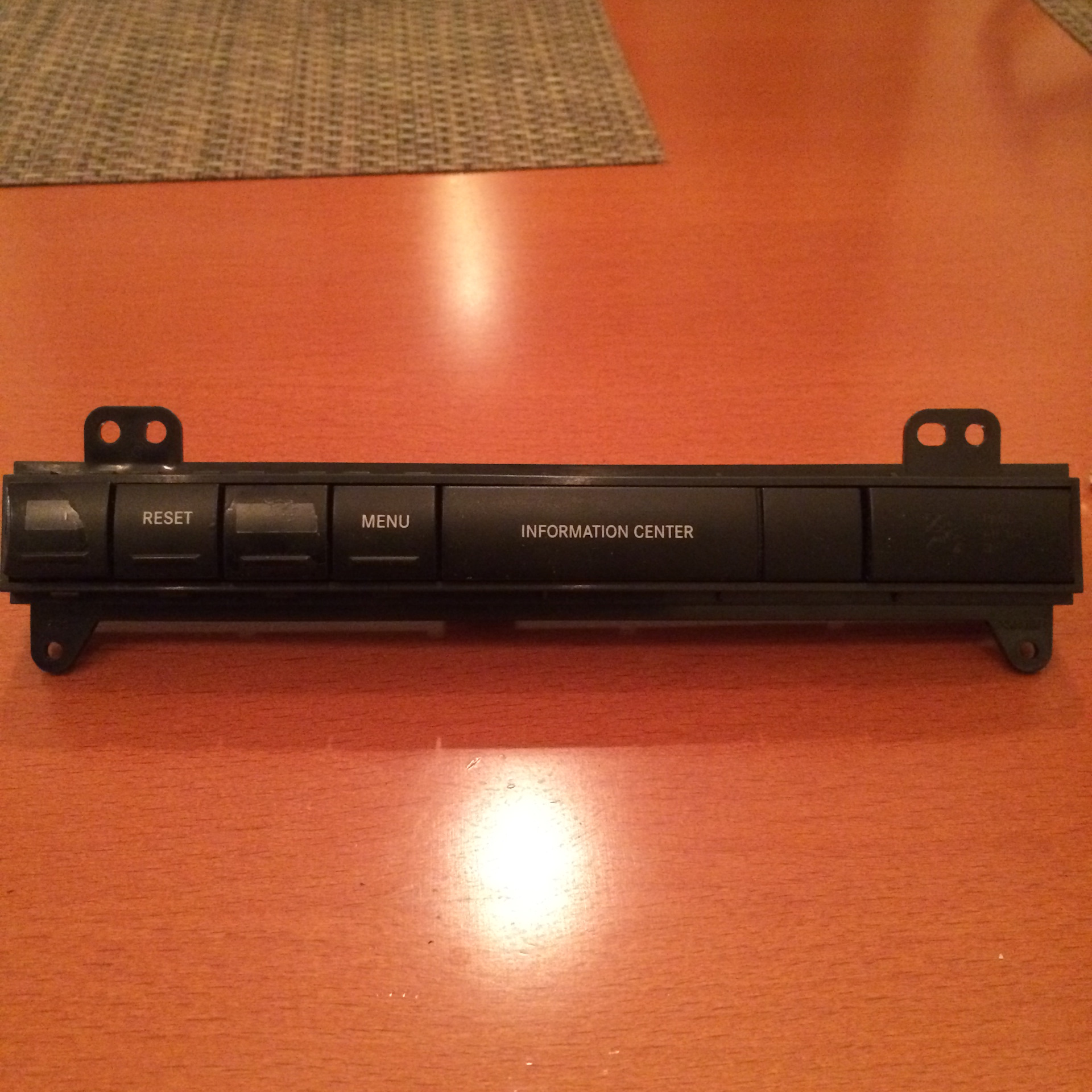 Протертые кнопки панели бортового компьютера — Jeep Grand Cherokee (WK ...