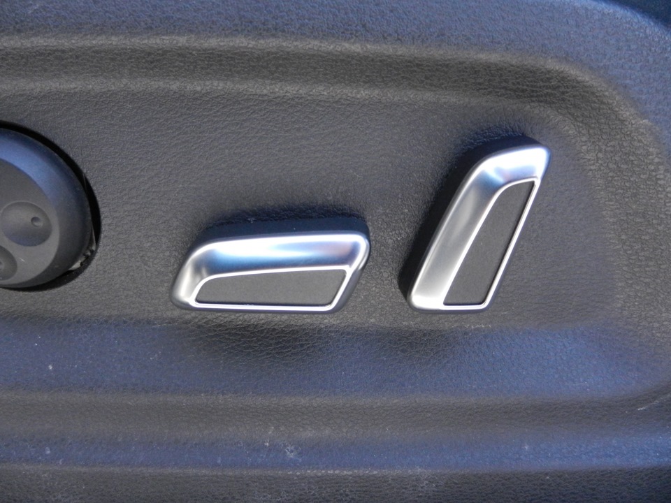 Кнопки регулировки сиденья — Volkswagen Tiguan (1G), 2 л, 2011 года ...