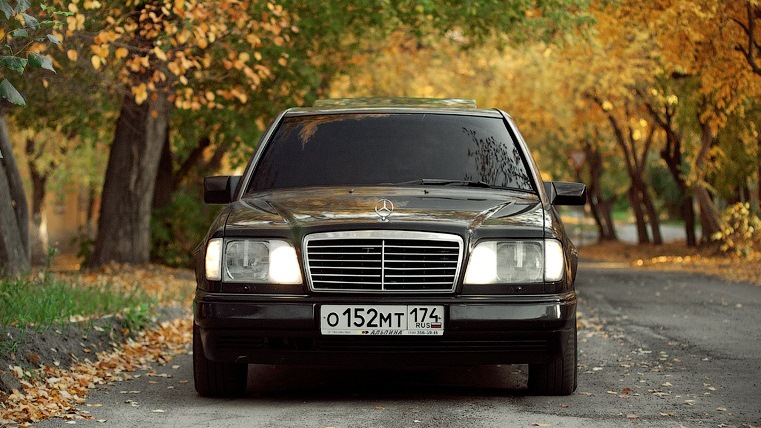 Мерседес Бенц w124 черный