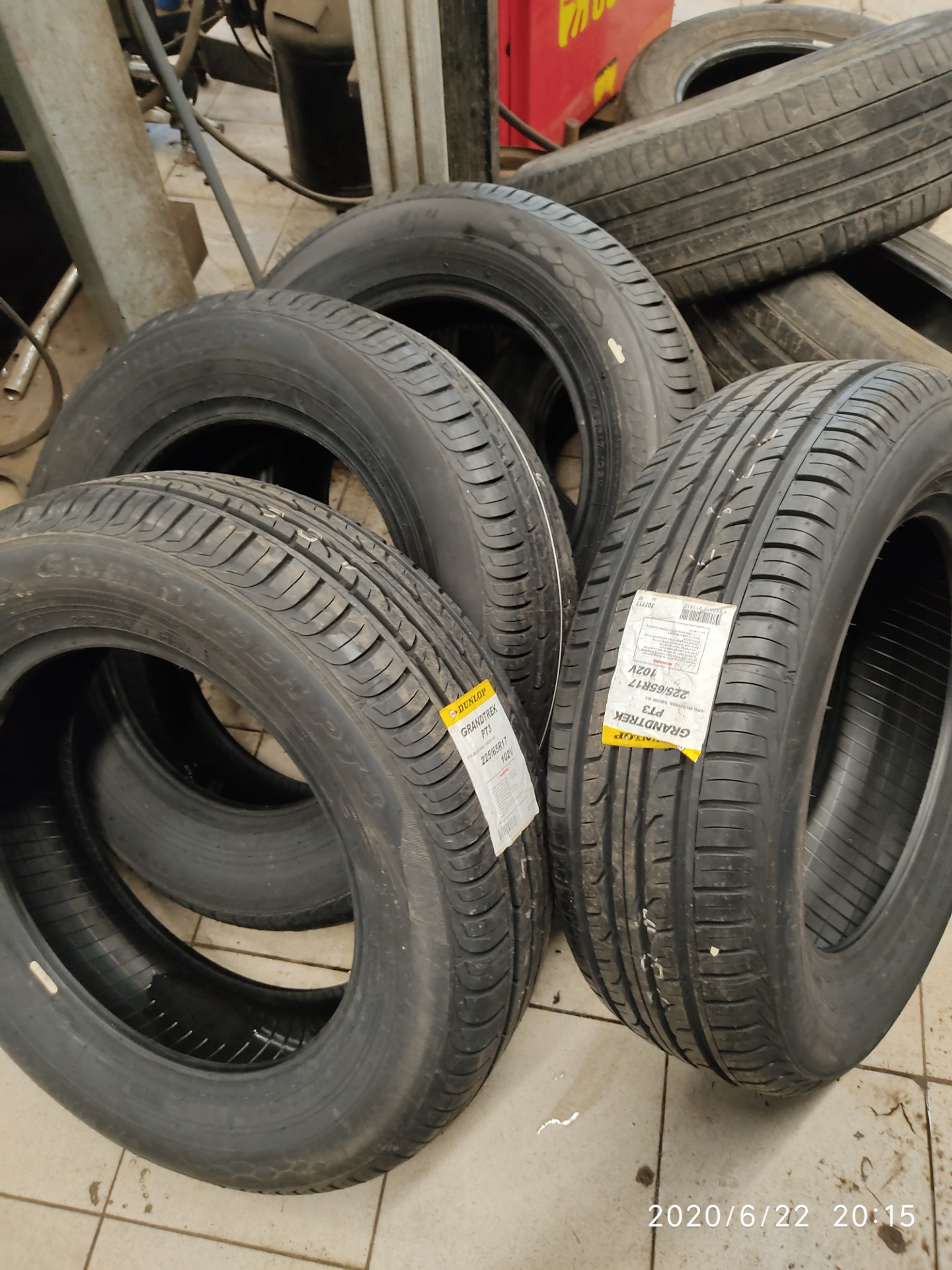 Резина dunlop grandtrek pt3