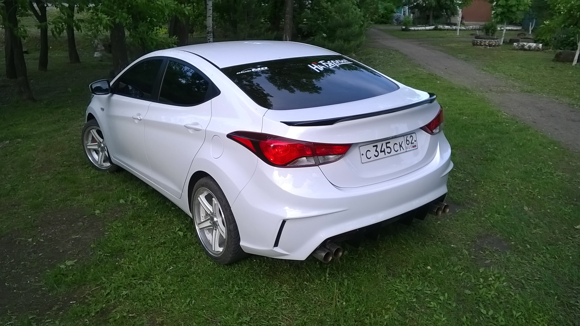 Элантра 5 поколения. Hyundai Elantra 2015 Tuning. Hyundai Elantra 2013 Tuning. Hyundai Elantra 2015 обвес. Hyundai Elantra 2015 тюнинг.