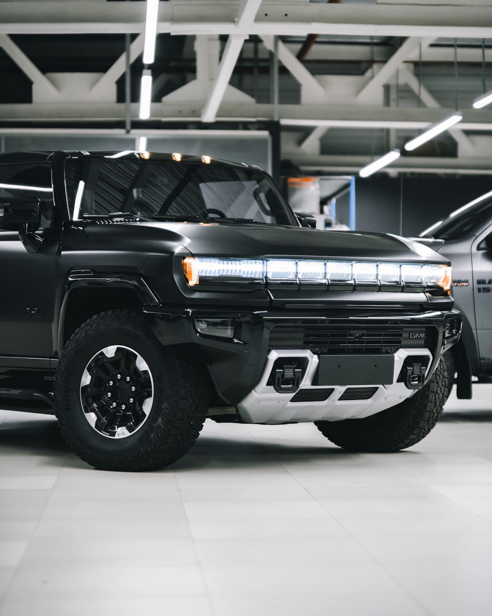 Оклеили в черный Сатин Hummer EV — Grand Design на DRIVE2