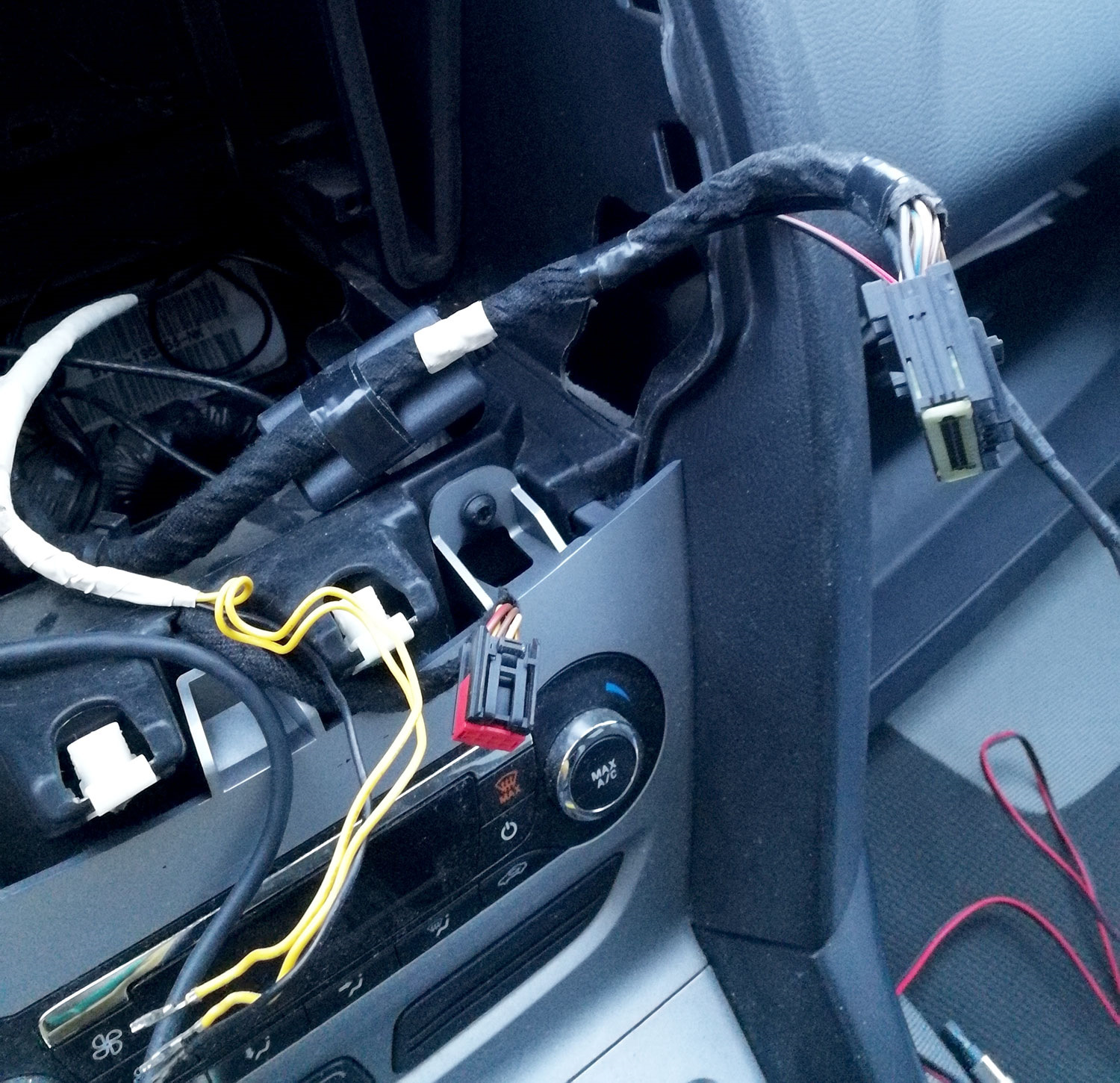 Ford focus 2 usb разъем. Aux для форд фокус 3 usb. Aux in форд фокус 3 2011. разъем аукс на форд фокус 3. Aux ford focus 3.