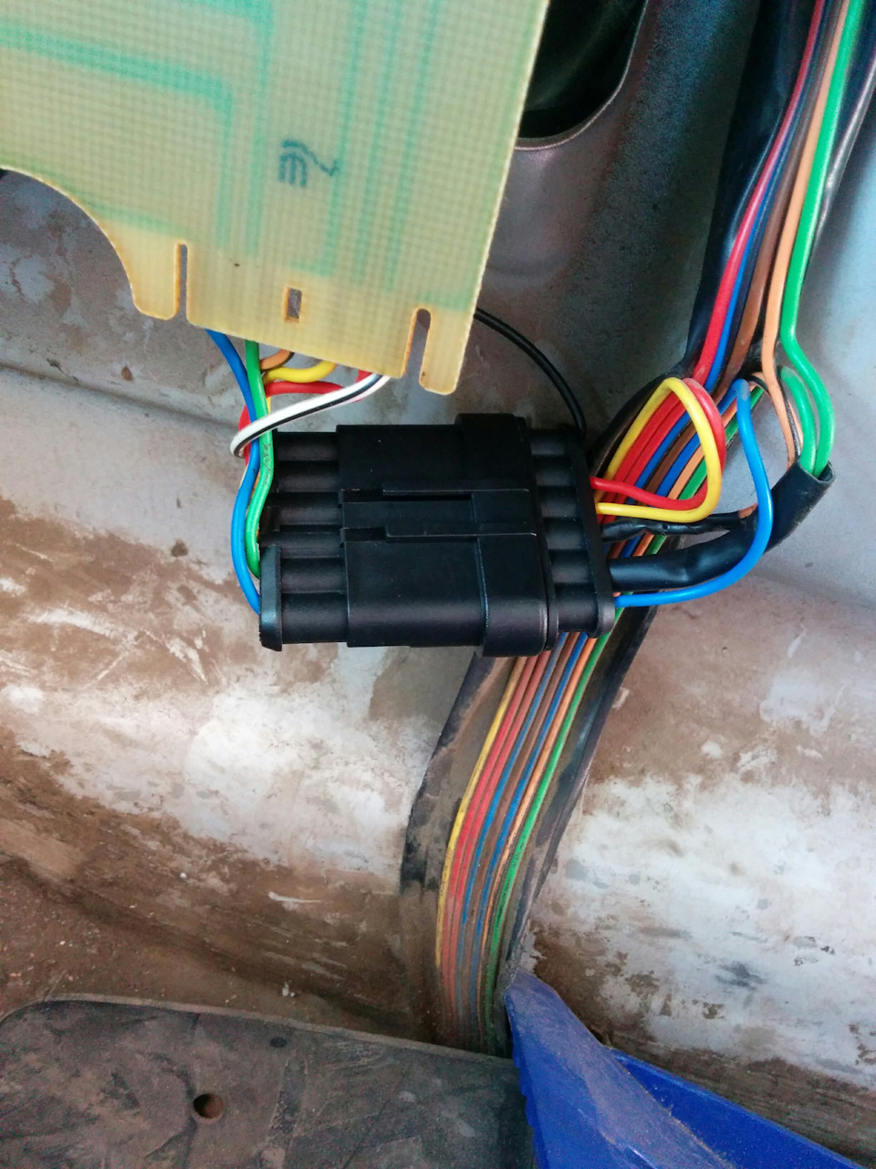 Колодки AMP Superseal на зад. фары, краны слива ОЖ и переклейка фары ...