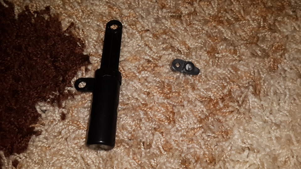 Плавное открывание бардачка — Chevrolet Lacetti 5D, 1,6 л, 2011 года ...