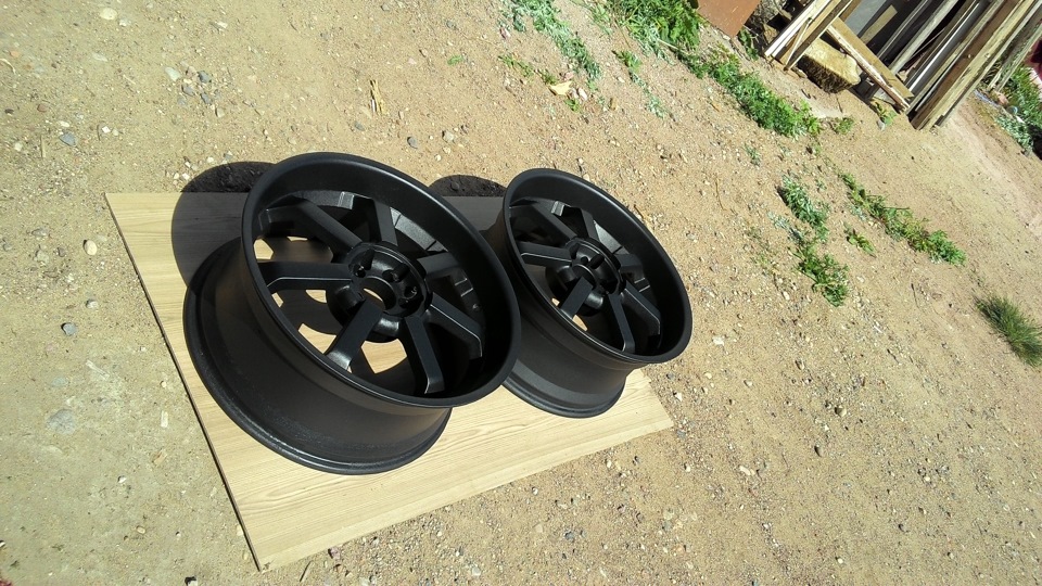 Очистка дисков от хрома и окраска в чёрный муар порошковой краской ...