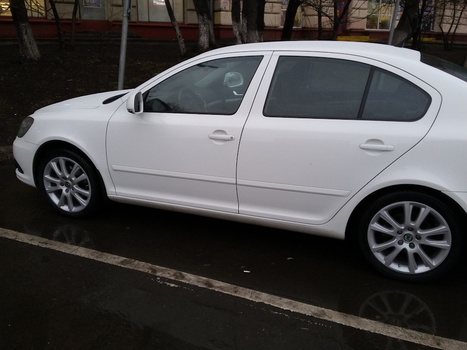 Спойлер установлен. — Skoda Octavia A5 Mk2, 1,8 л, 2012 года | тюнинг ...