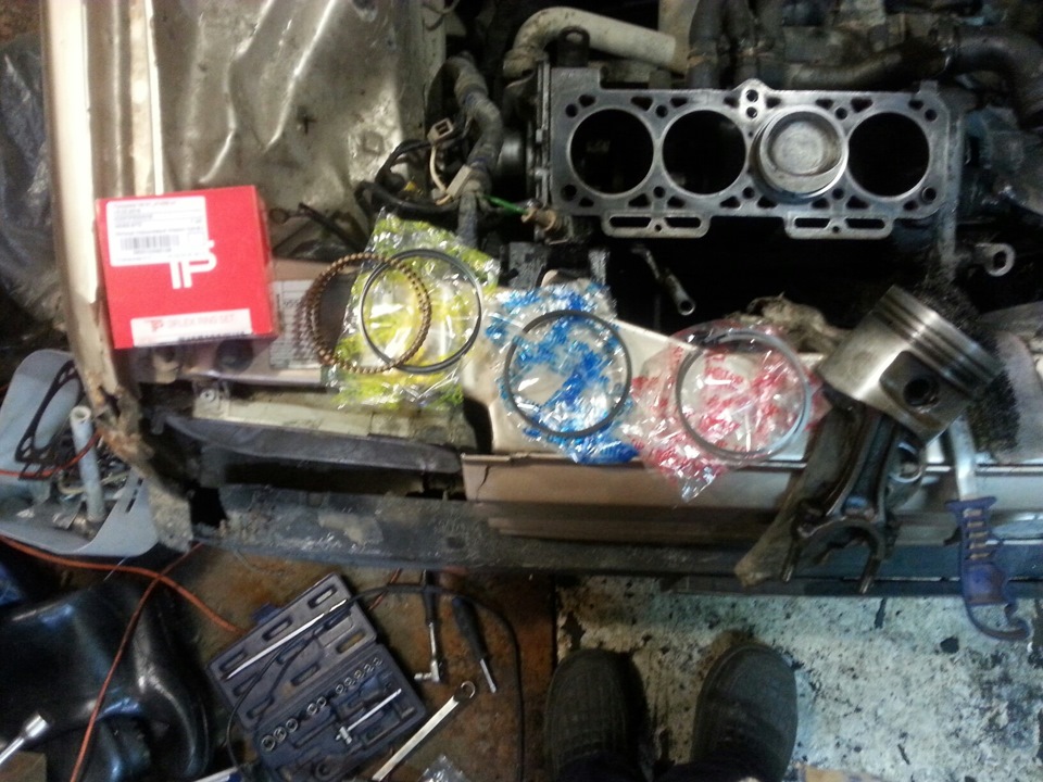 Колечки, японские в испанском двигуне . Родные стоят как самолёт, а это от нисана . — SEAT Ibiza (021A)