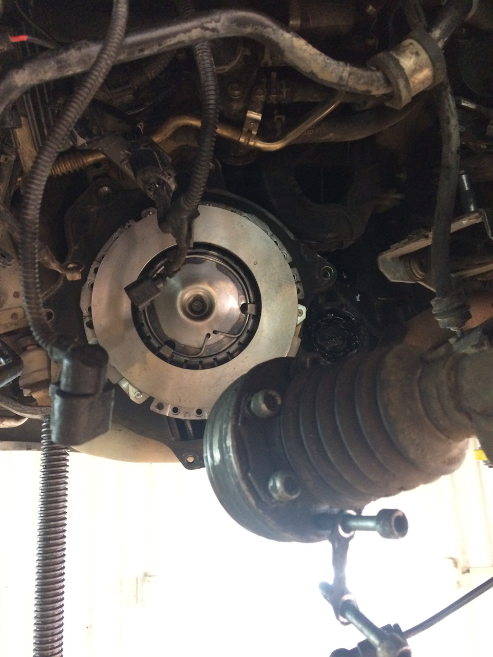 Замена сцепления — Volkswagen Golf Mk4, 1,4 л, 2001 года | визит на ...