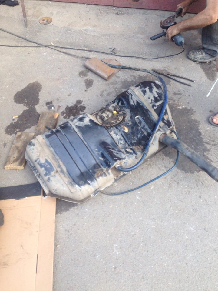 Сварка бензобака за час! — Lada 2115, 2001 года | кузовной ремонт | DRIVE2