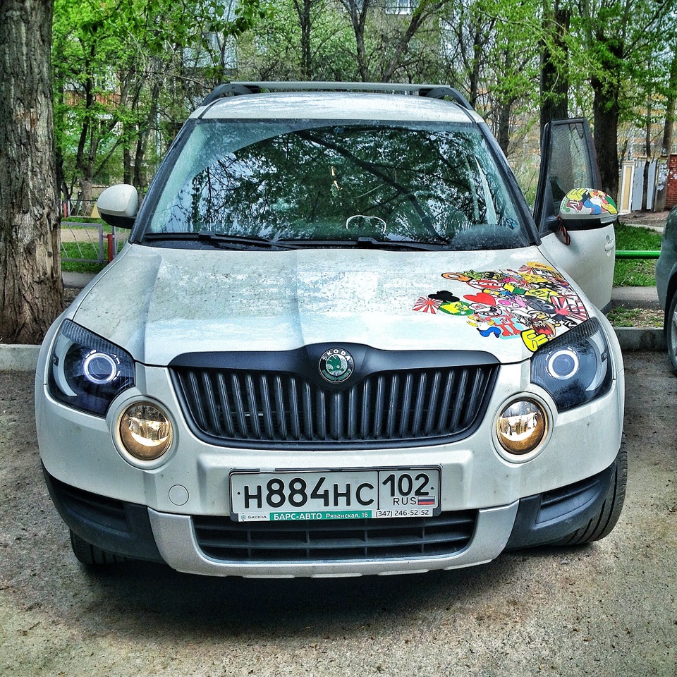 Фонари шкода йети. Skoda Yeti ангельские глазки. Skoda Yeti оптика. Skoda Yeti Tuning. Фара на Skoda Yeti.