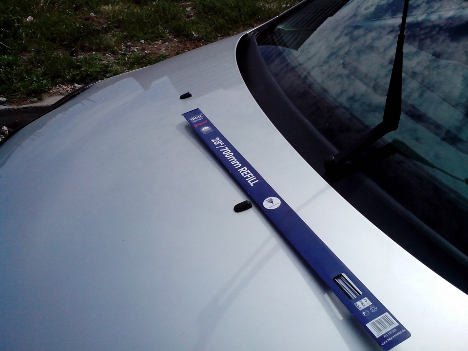 Замена резинок на стеклоочистителях — Ford Focus II Hatchback, 1,8 л ...