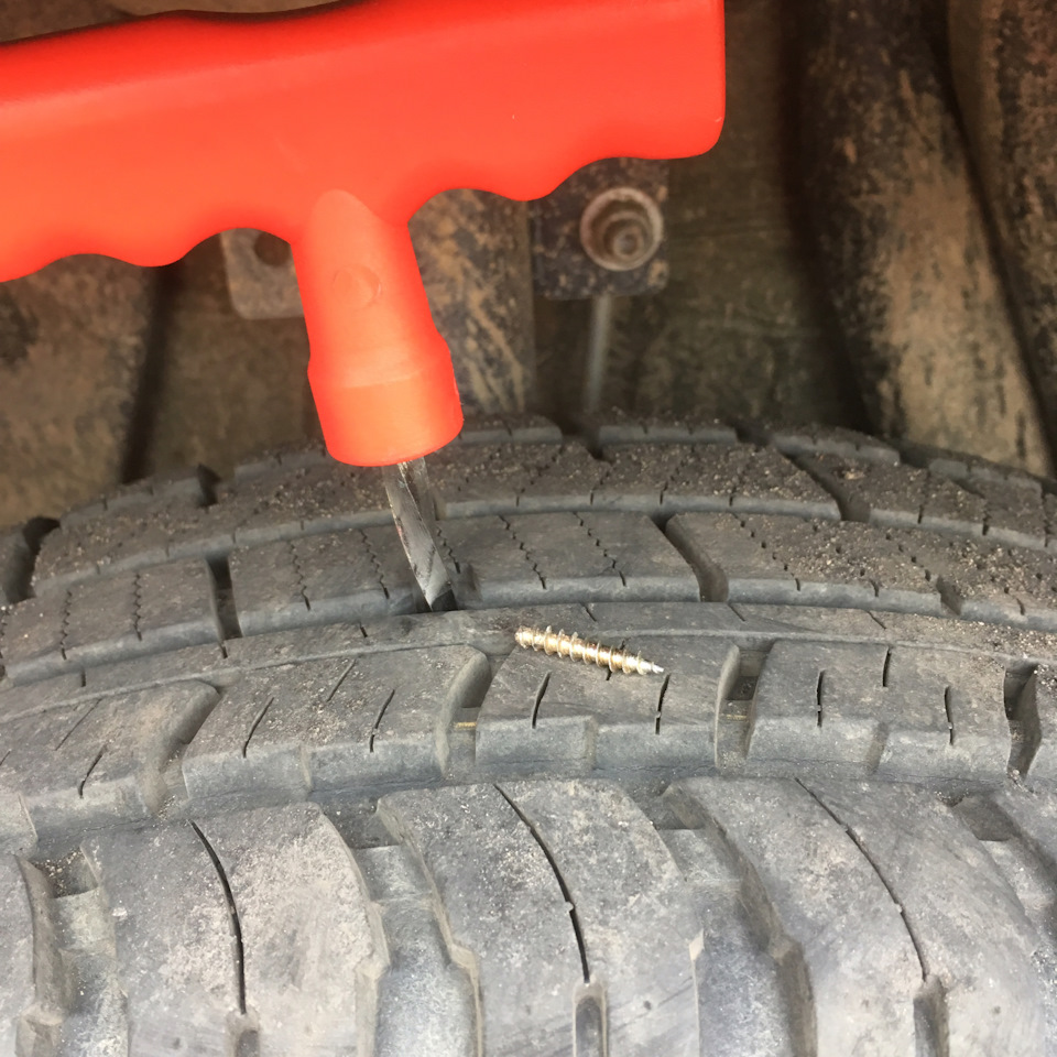 Очередной гвоздь мне в шину — Renault Duster (1G), 2 л, 2015 года ...