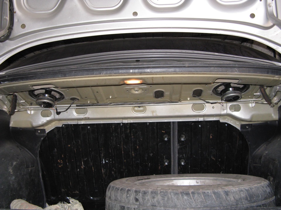 Открытие багажника с 2 пружинами — Daewoo Lanos, 1,5 л, 2004 года ...
