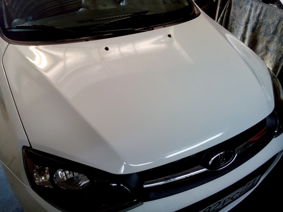 Вчера бронировали капот защитной плёнкой — Lada Калина Хэтчбек (2G), 1 ...