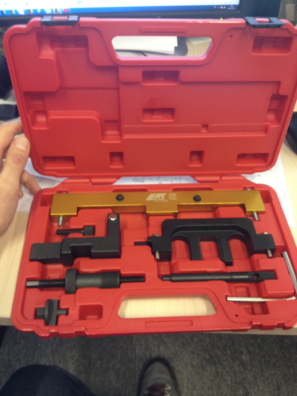 Замена маслосъемных колпачков E90, N46B20 (подготовка) — BMW 3 series ...