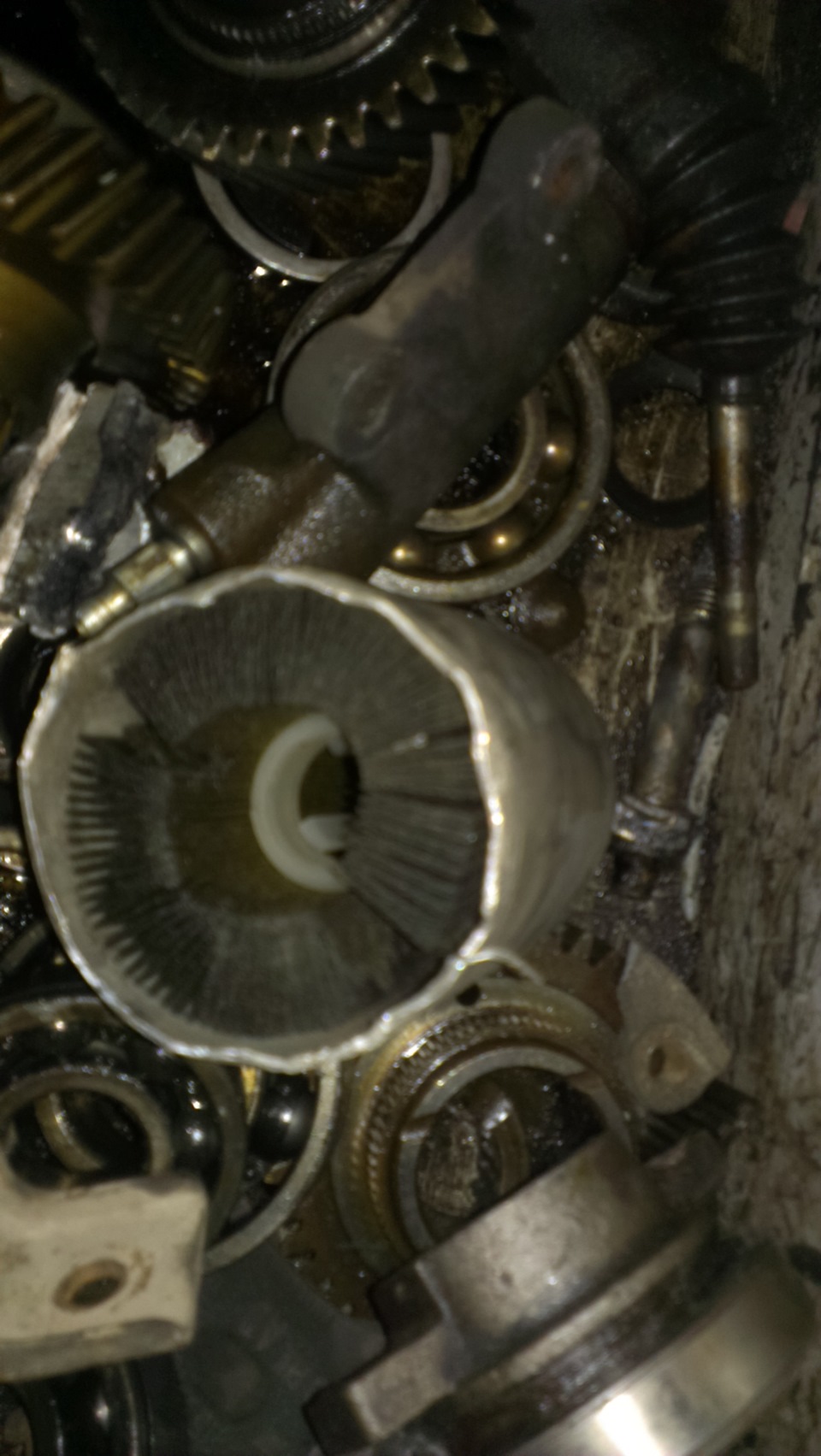 28 — замена бензинового фильтра — Mercedes-Benz E-class (W210), 4,2 л ...