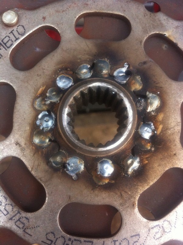 Сказать было нечего. Дал ему 10 дол. и погнал в гараж, паралельно утирая слезы радости. — Alfa Romeo 166