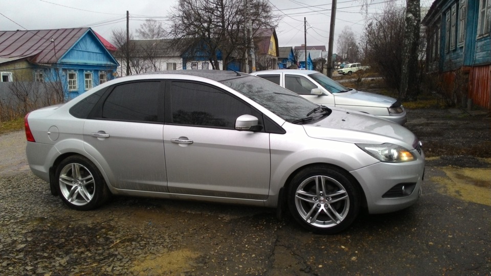 Литые диски форд фокус 2 рестайлинг. Ford Focus 2 r17. Ford Focus 2 2007 r16. Фокус 2 r16. Ford Focus 2 диски r17.