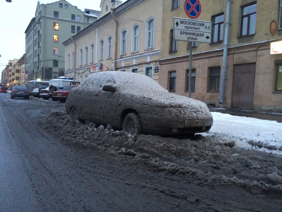 Гнилые машины петербурга. Почему в питере гниют автомобили. Пидрильный клуб любителей пощекотать. В каких регионах гниют машины. Прогнившая дверь.