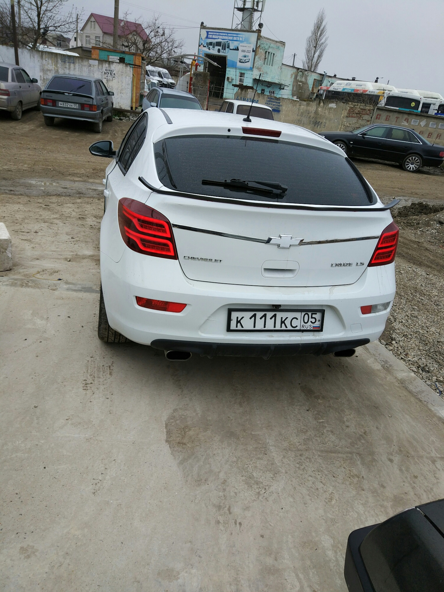 Спойлер Chevrolet Cruze хэтчбек