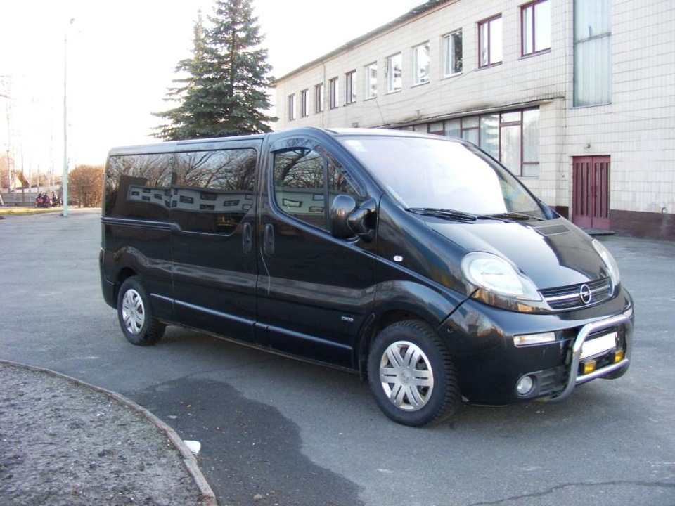 Виваро армения. Opel Vivaro Combi 2007. Опель Виваро 2006. Опель Виваро 2001 год. Opel Vivaro 2013.