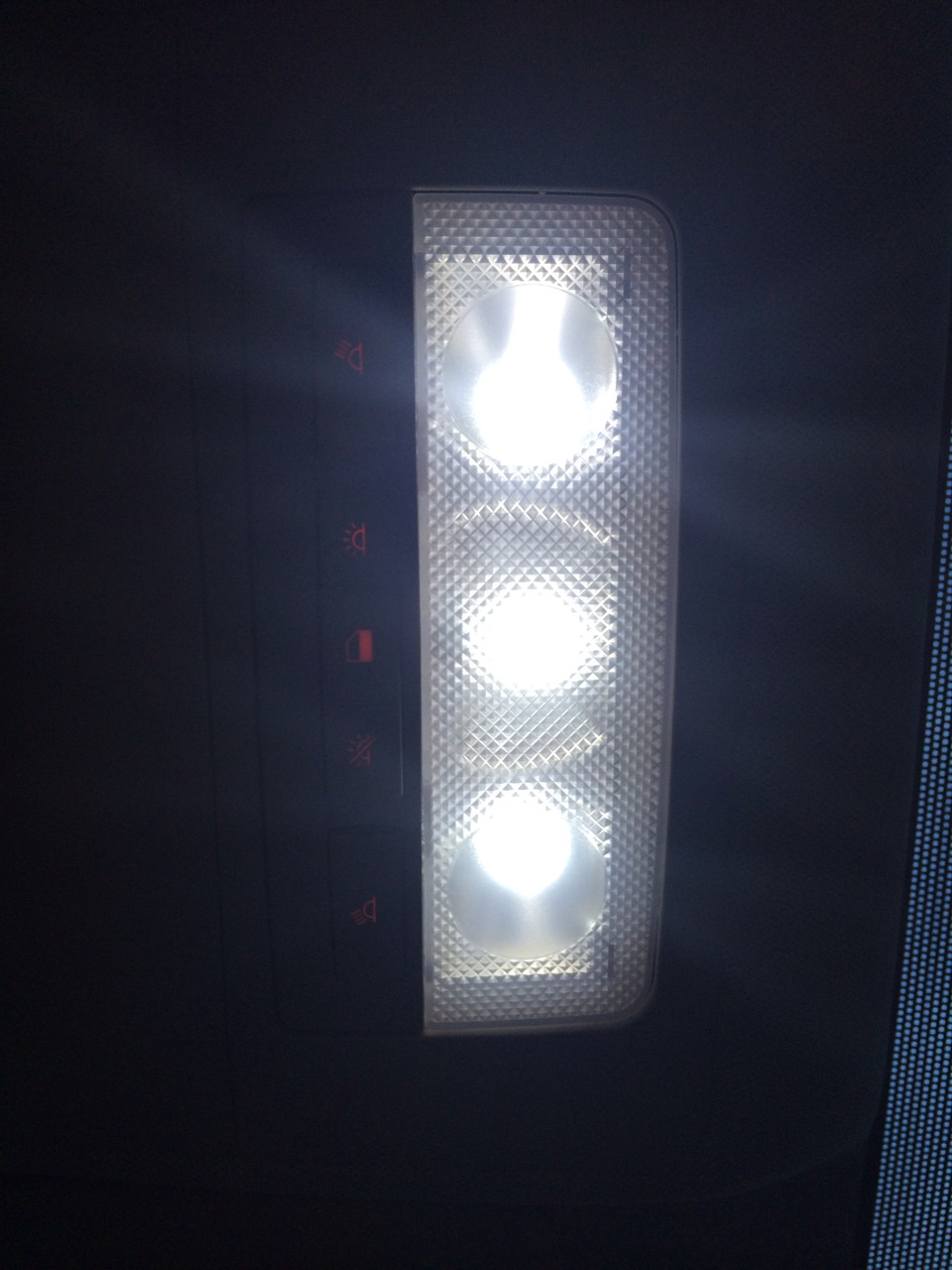 замена лампочек освещения салона — Opel Astra J, 1,6 л, 2013 года ...