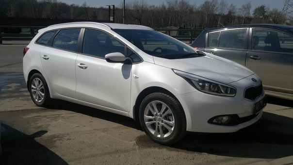 Deluxe white. Kia Ceed Deluxe White. Kia Ceed SW Deluxe White. Deluxe White hw2 Ceed SW. Kia Ceed Deluxe White 2020.