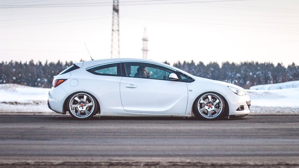 Opel Astra Gtc Cocaine Effect Drive2
