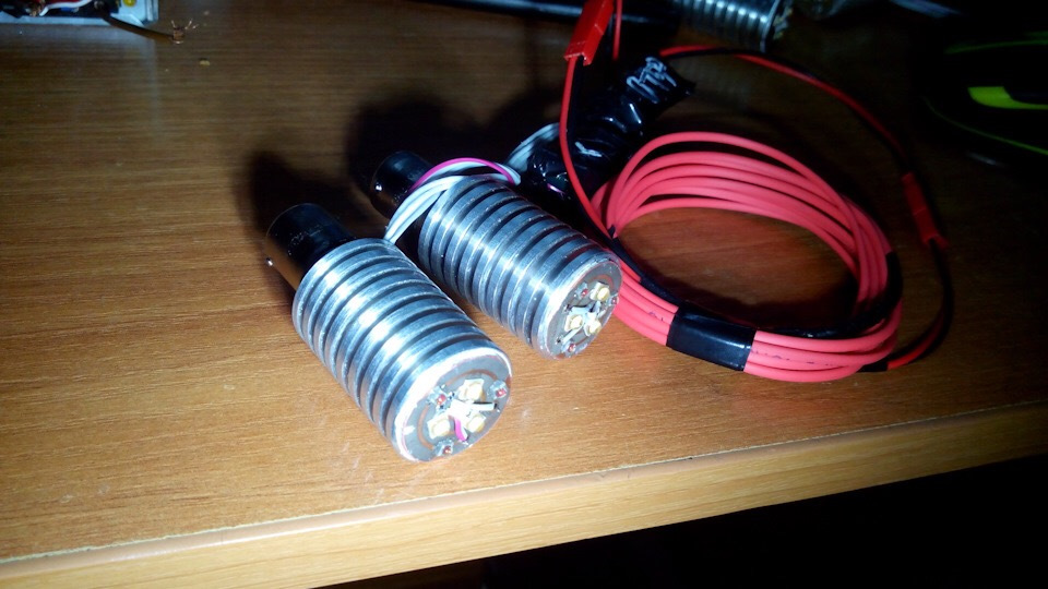 Комплект заднего хода. Задний ход птф. Диодная лампочка в задний ход авенсис 2. Лампа задней птф слева ларгус. Задний ход птф.