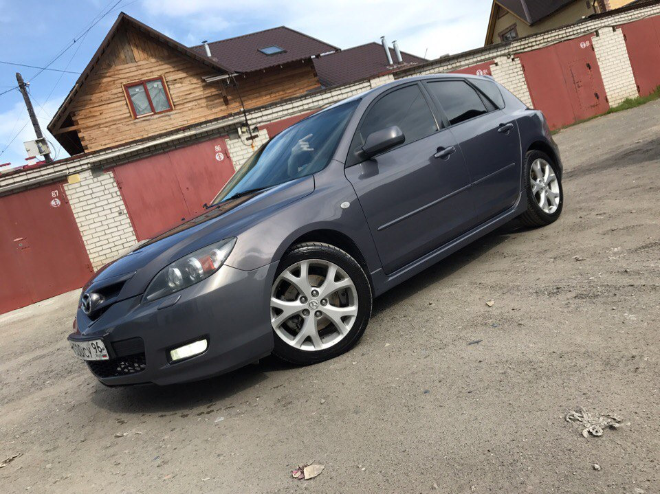 Mazda 3 2008 на дисках