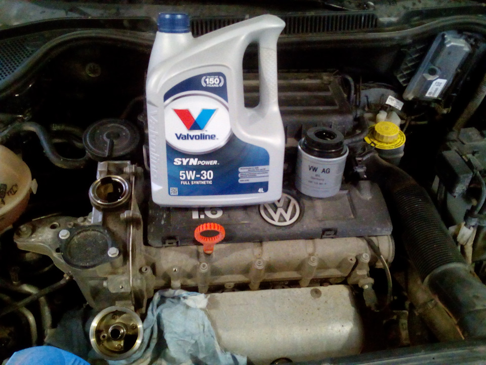 Замена масла в ДВС и МКПП.Или отгадайте где какое масло ...