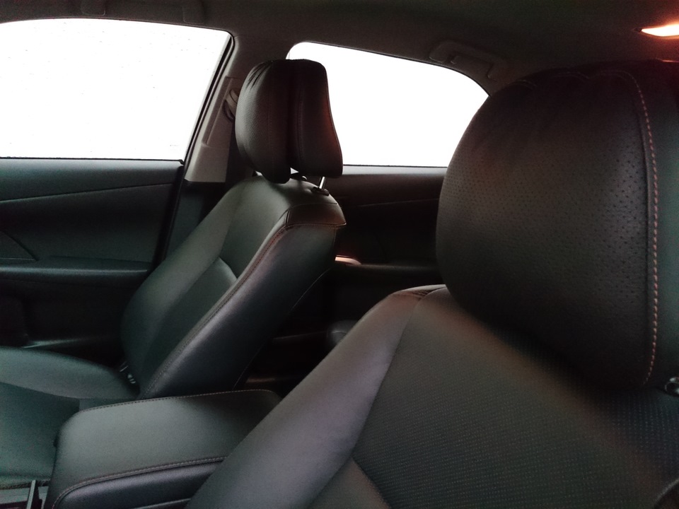 сделал подушечки на подголовники. — Toyota Camry (XV50), 2,5 л, 2013 ...