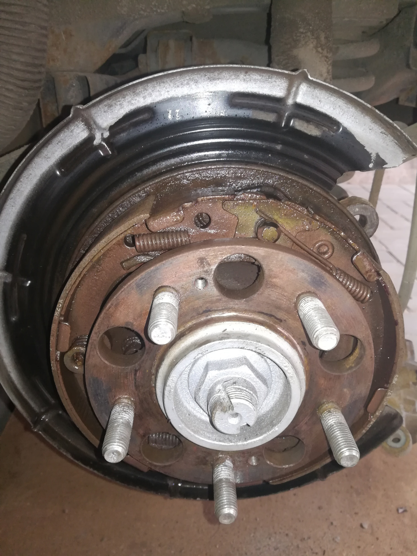 Ревизия заднего суппорта — Hyundai ix35, 2 л, 2014 года | своими руками ...