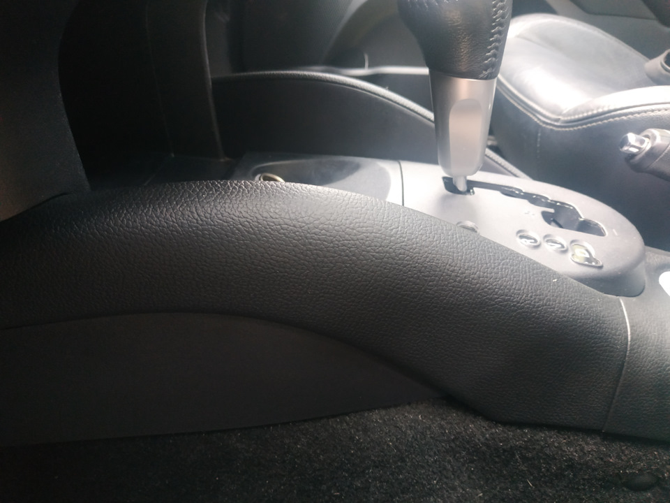 Оклейка экокожей консоли и сабель АутлендерХЛ — Mitsubishi Outlander XL ...