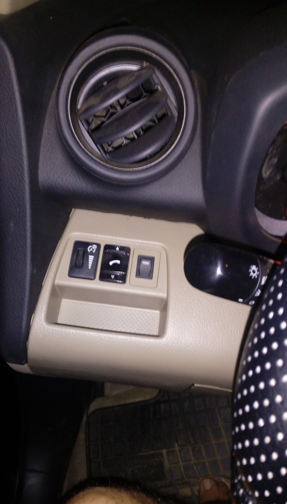 Где регулирока фар? я не пойму! — Toyota RAV4 (III), 2,5 л, 2011 года ...