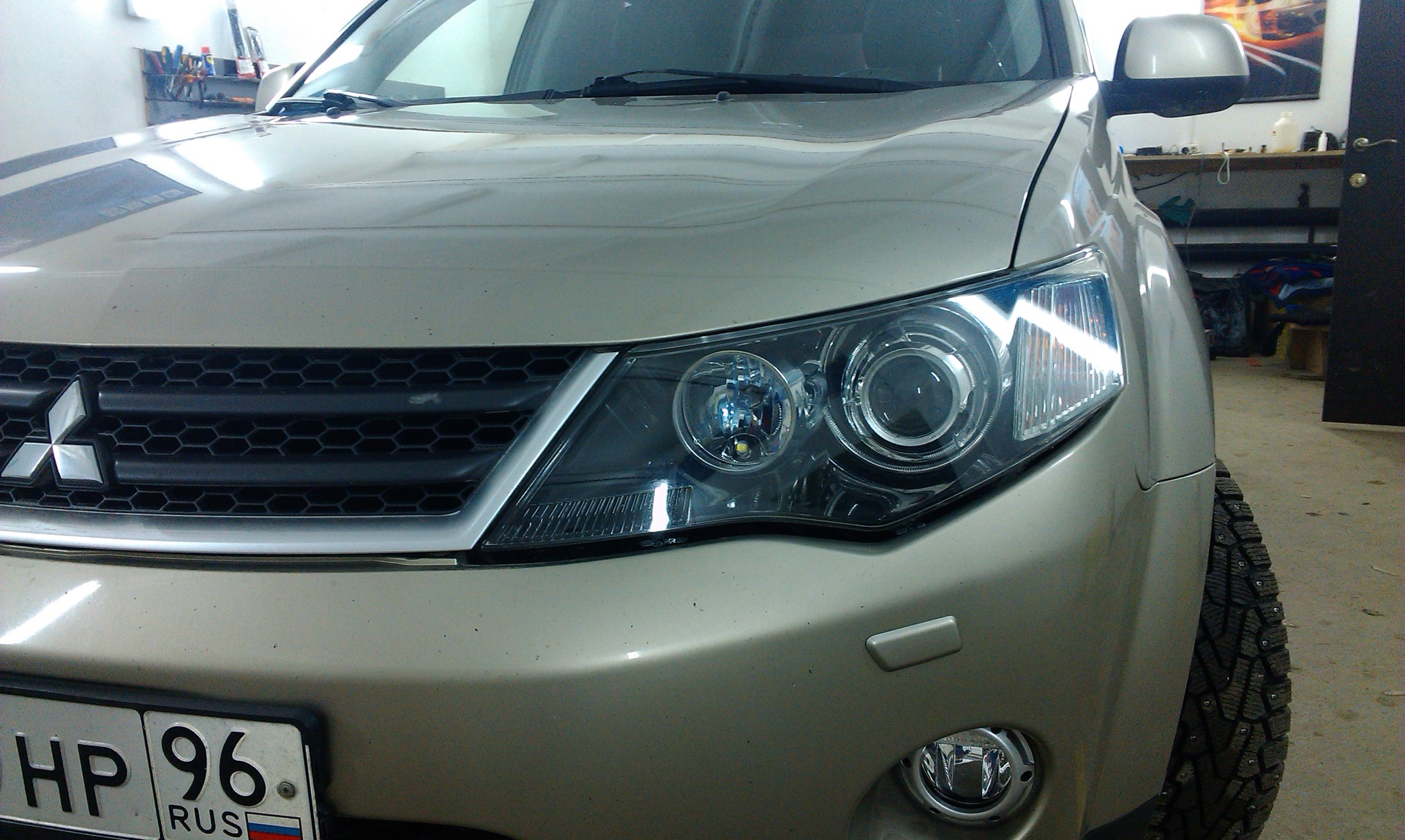 Mitsubishi outlander xl 2008 линзы. Линзы в митсубиси аутлендер xl. Линзы в митсубиси аутлендер xl. Линзы в outlander xl. Линзы в outlander xl.