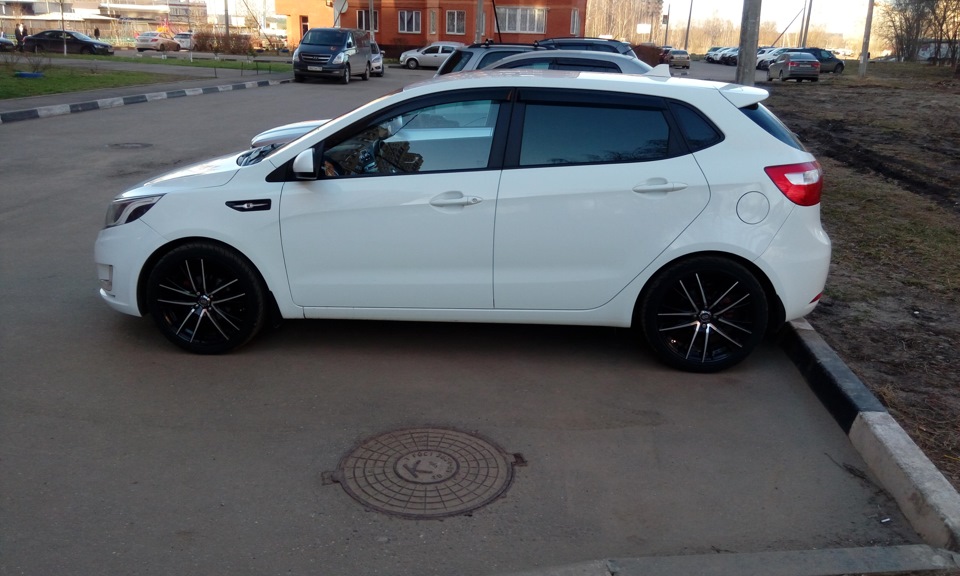Enkei SC32 7x17/4x100 D73.1 ET40 BKF — KIA Rio 5door (3G), 1,6 л, 2012