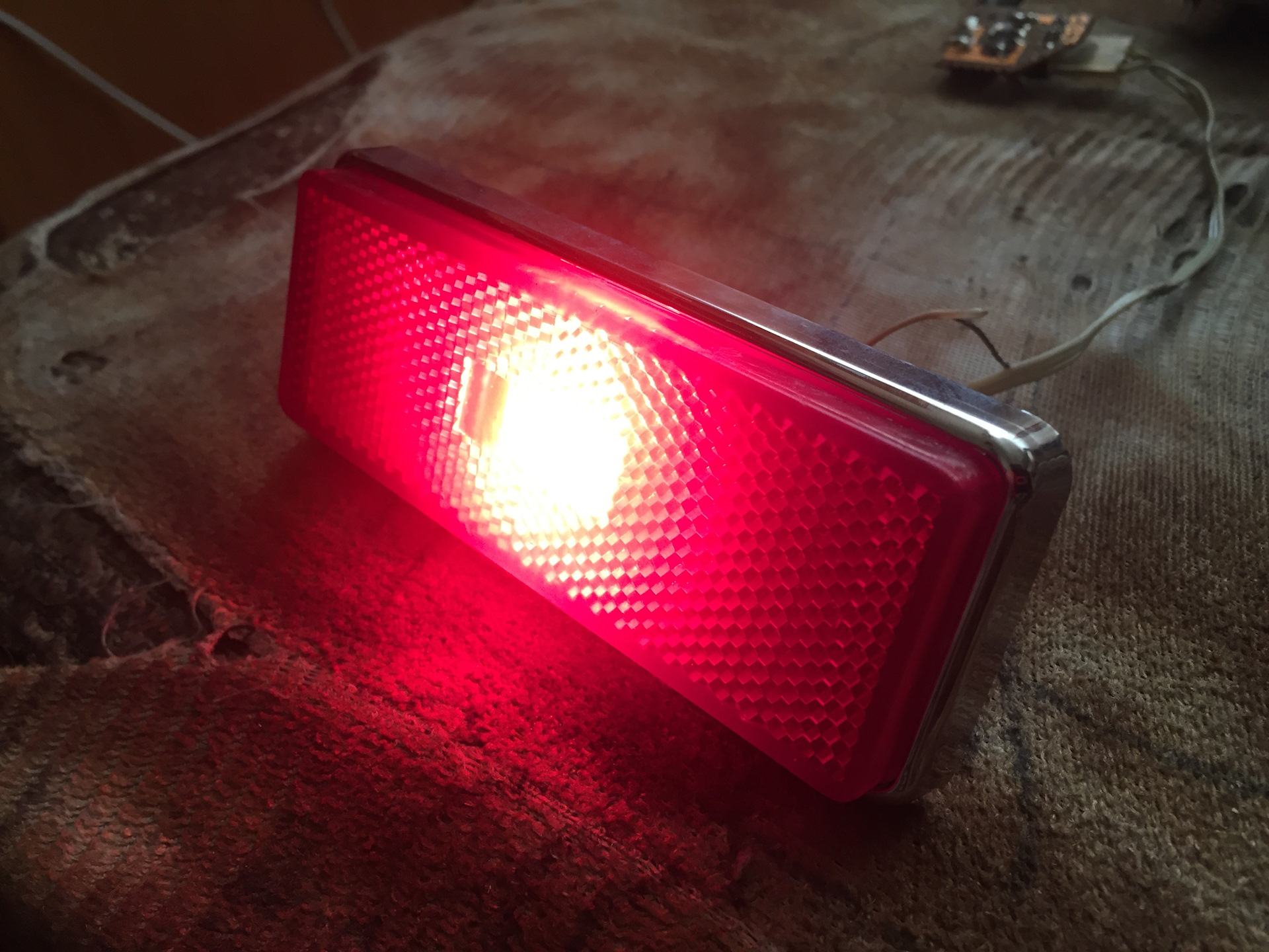 катафот нива шевроле задний. фонарь габарит 2106. задние габариты нива. надфарники нива 2121. задние диодные фонари на ниву шевроле.